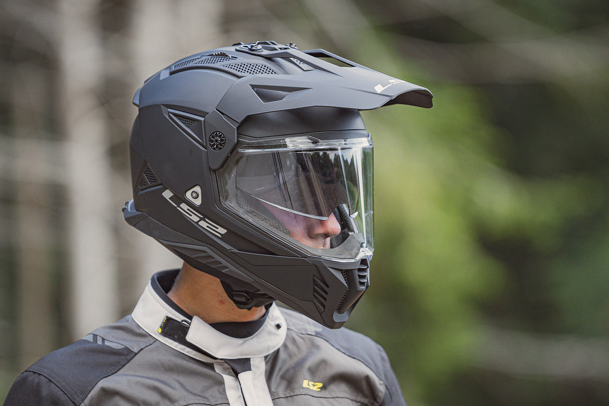 LS2 PIONEER II SOLID ADVENTURE HELMET
