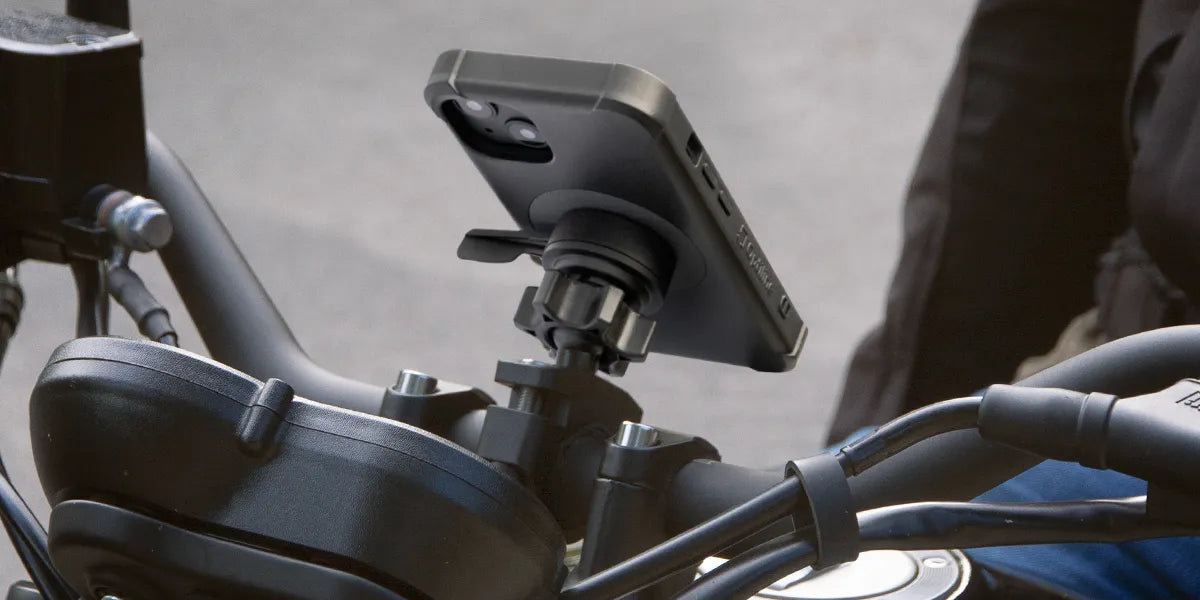 MOTORCYCLE AND BIKE PHONE HOLDER FOR HANDLEBAR FROM 16 TO 32MM - Lampa Optiline