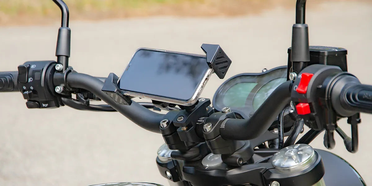 MOTORCYCLE AND BIKE PHONE HOLDER FOR HANDLEBAR FROM 16 TO 32MM - Lampa Optiline